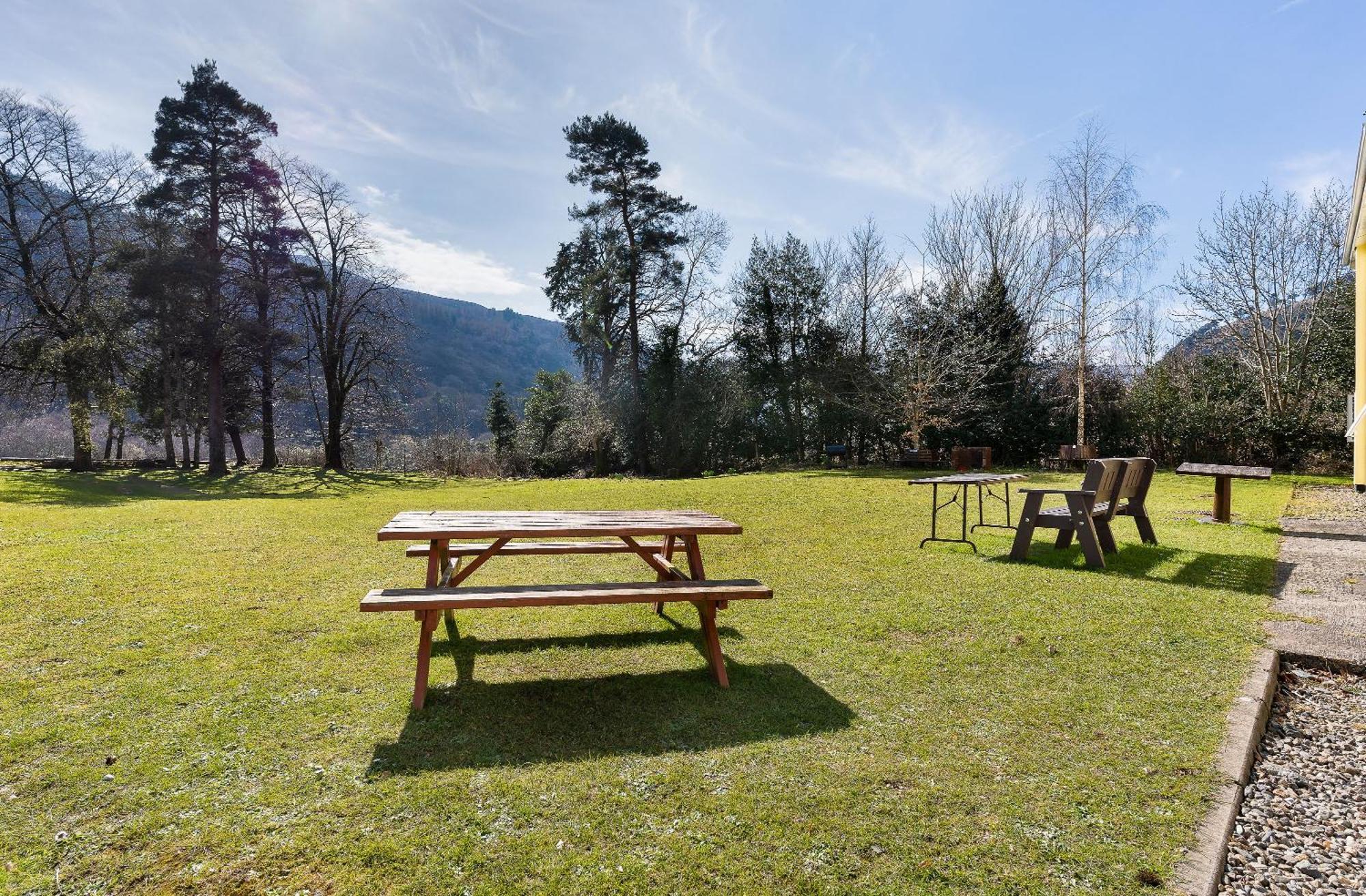 Glendalough International Youth Hostel ララー エクステリア 写真