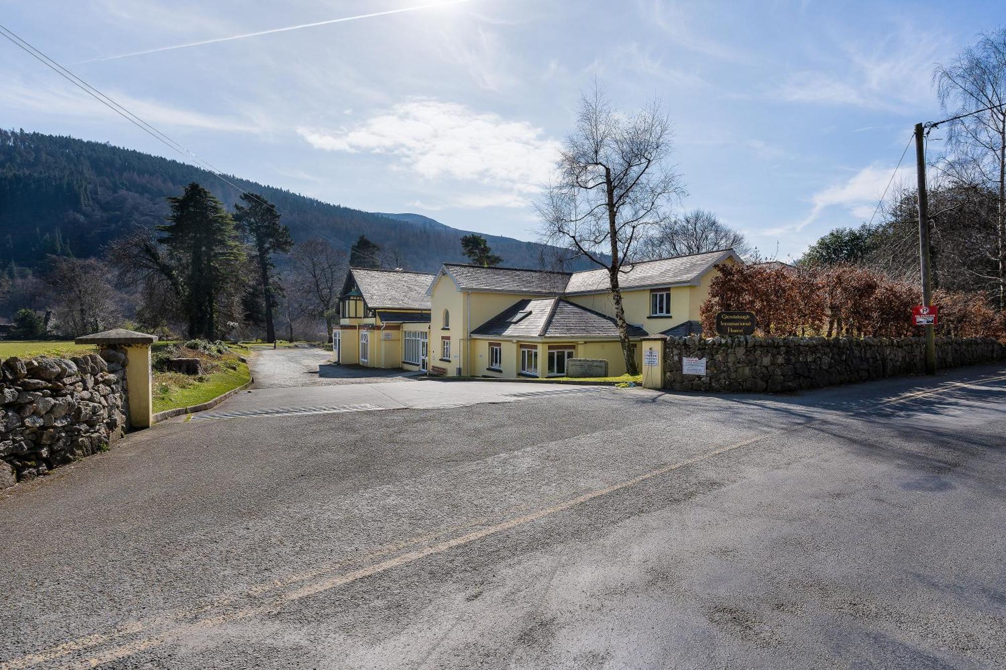 Glendalough International Youth Hostel ララー エクステリア 写真