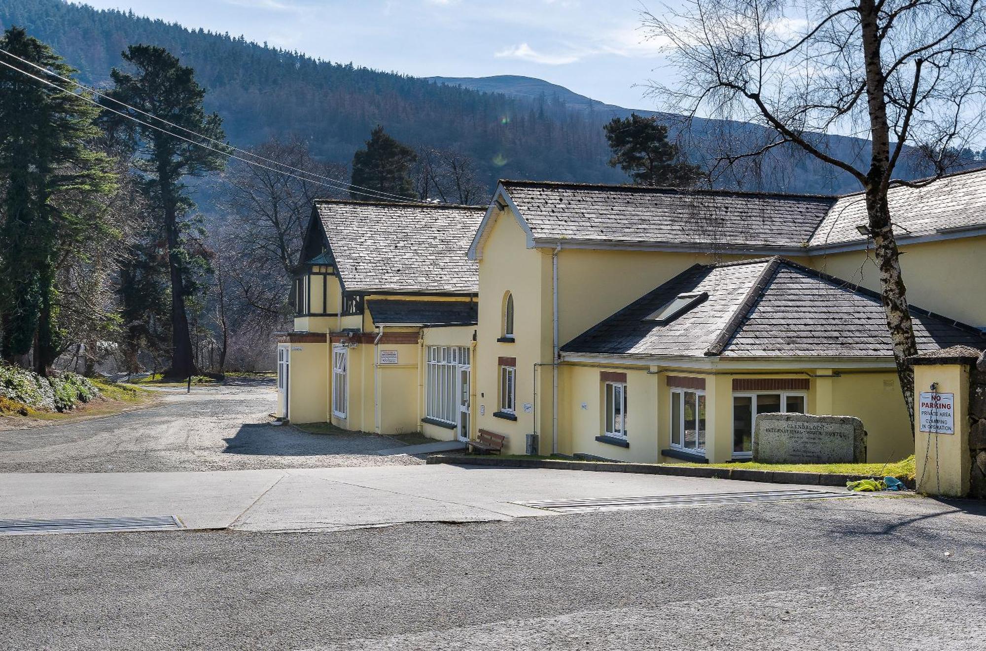 Glendalough International Youth Hostel ララー エクステリア 写真